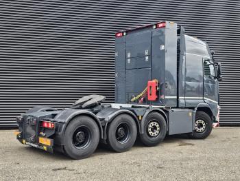 FH 16.700 GLOBE XXL 8x4 / 150T